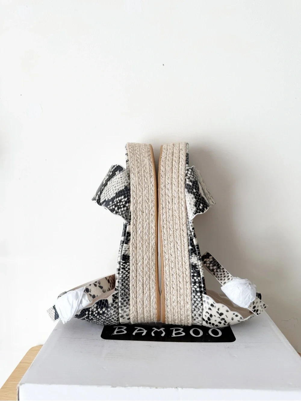Bamboo Infinity Espadrille Beige Snakeskin Print Lug Sole Ankle Strap Size 10